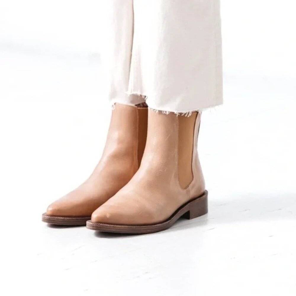 Women's Tan Leather Chelsea Ankle Boots